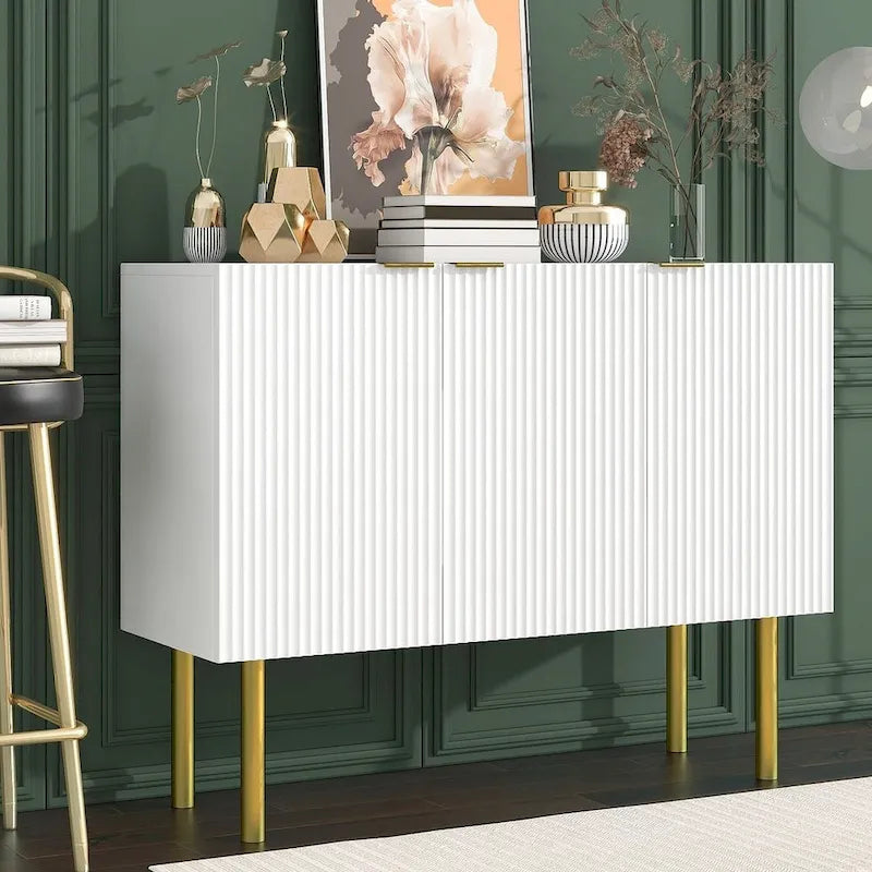 Credenza bianca/nera da 47" a 3 ante con gambe dorate e ripiani regolabili