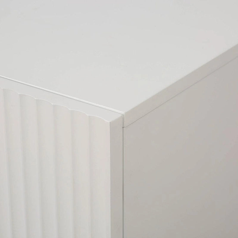 Credenza bianca/nera da 47" a 3 ante con gambe dorate e ripiani regolabili